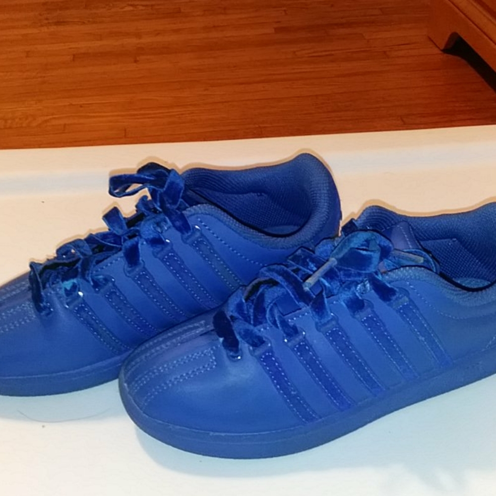 Girls blue Kswiss shoes